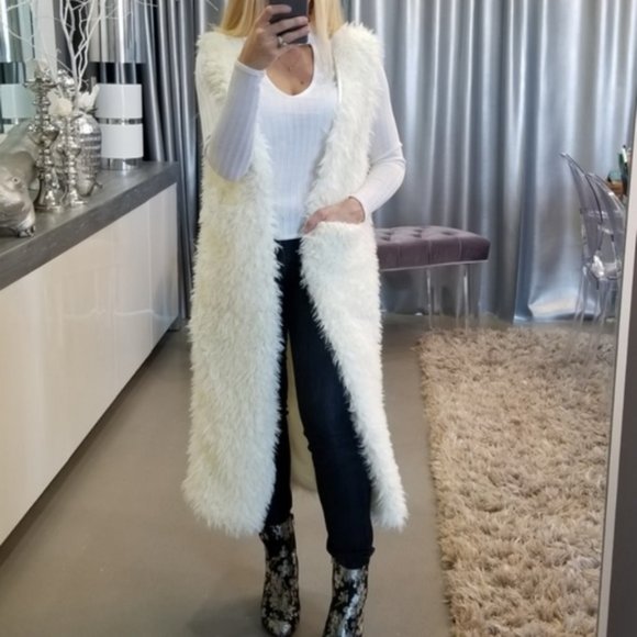CHIC DOLLZ Full Length Fur Vest - Picture 2 of 4